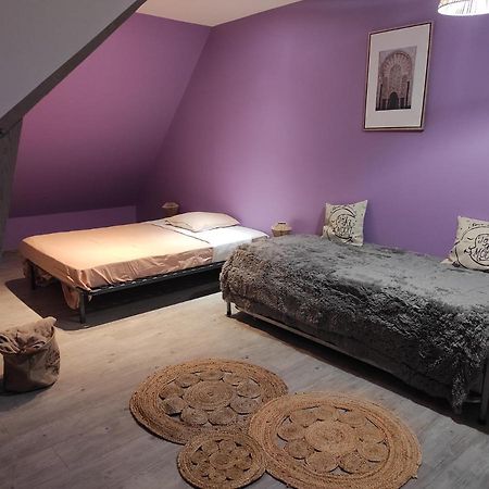 Agreable Et Spacieuse Chambre Familiale Sansac-de-Marmiesse Luaran gambar
