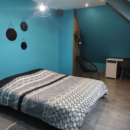 Agreable Et Spacieuse Chambre Familiale Sansac-de-Marmiesse Luaran gambar