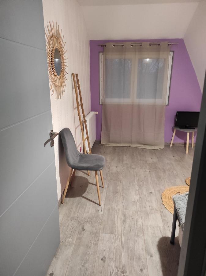 Agreable Et Spacieuse Chambre Familiale Sansac-de-Marmiesse Luaran gambar